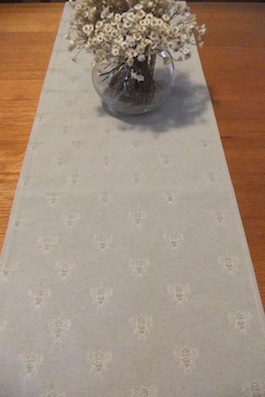 bees design french jacquard table runner