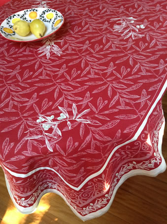 8 seater reversible woven French Jacquard tablecloth in red tones with olives designs