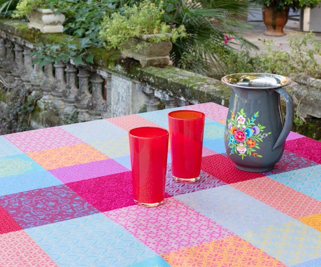 blue and pink coated jacquard tablecloth