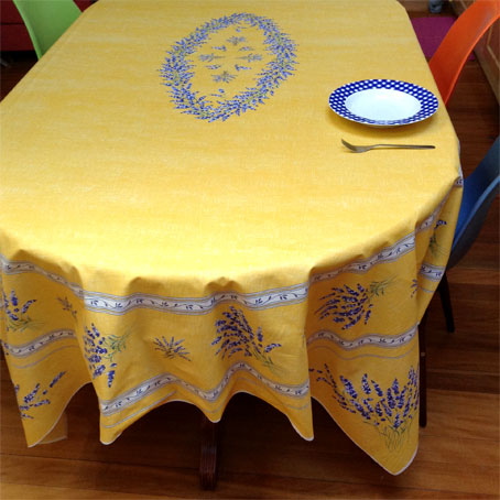 acrylic tablecloth for 8 seater table