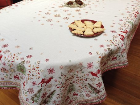 Luxury reversible Christmas tablecloth seats 8t