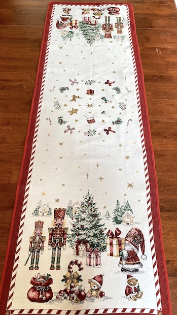 christmas table runner.jpg
