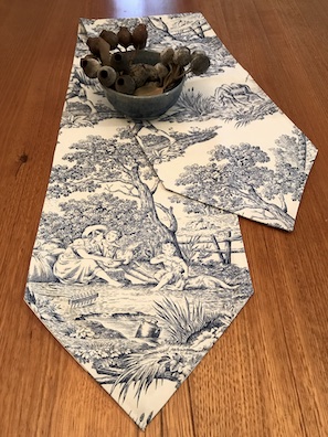 Toile de jouy blue cotton tablecloth – Hostaro Tableware