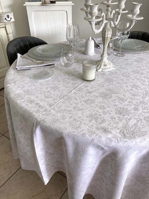 formal white coated jacquard tablecloth